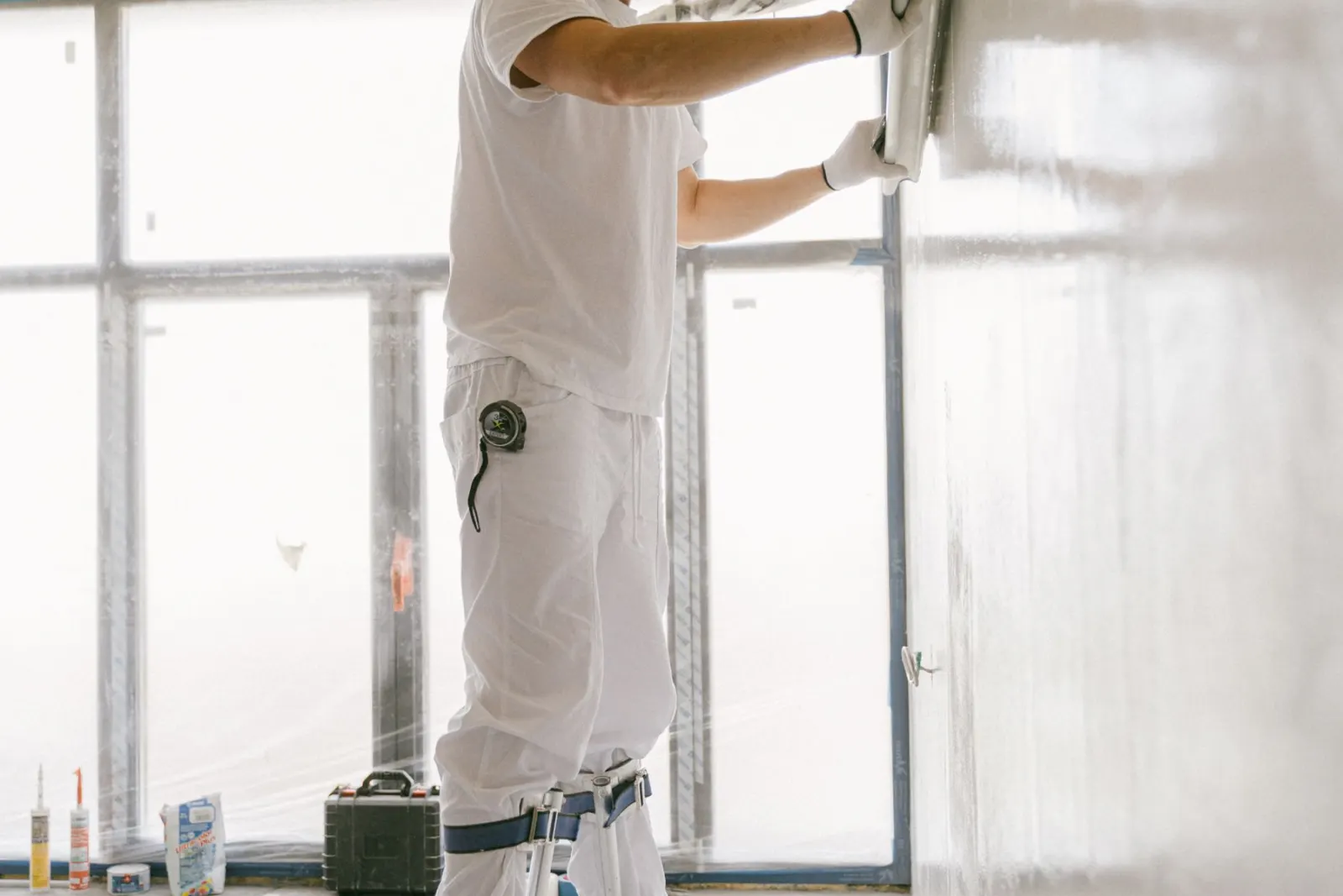 Cutting back a wall surface during renovation
